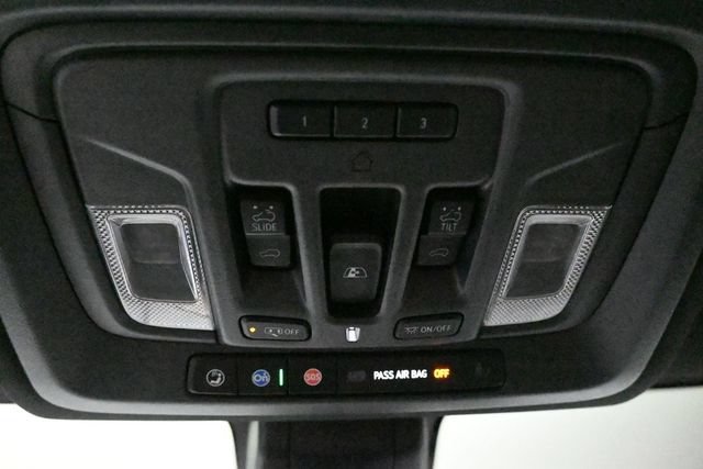 Used 2022 Chevrolet Silverado 1500 High Country AWD/4WD image 31