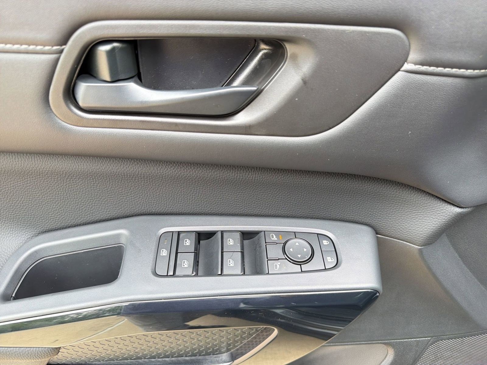 New 2026 Nissan Pathfinder SV FWD image 21