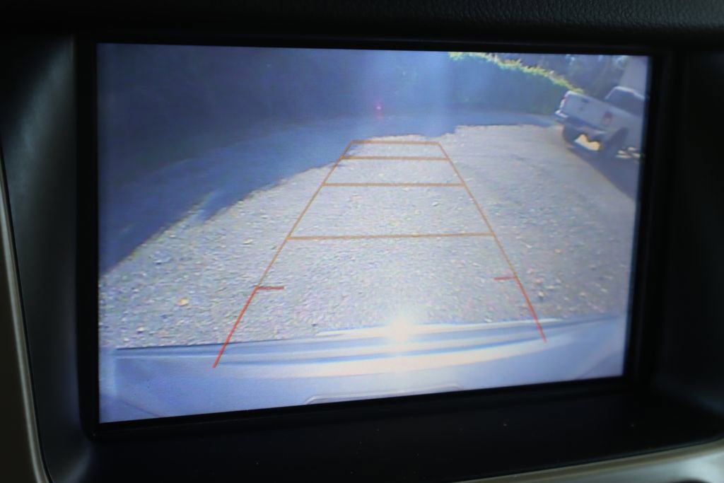 Used 2018 GMC Yukon Denali w/ Enhanced Security Package image 16