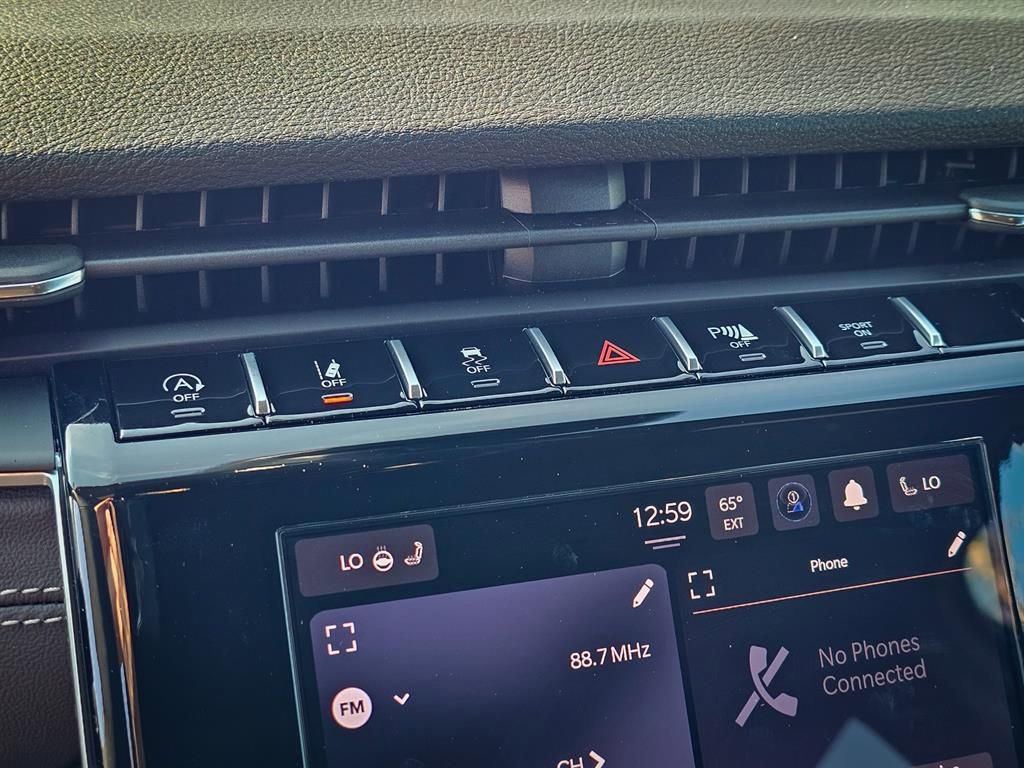 New 2025 Jeep Grand Cherokee L Altitude image 23