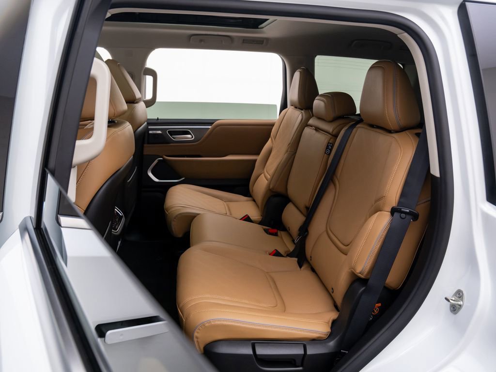 New 2026 INFINITI QX80 Luxe w/ Cargo Package image 16