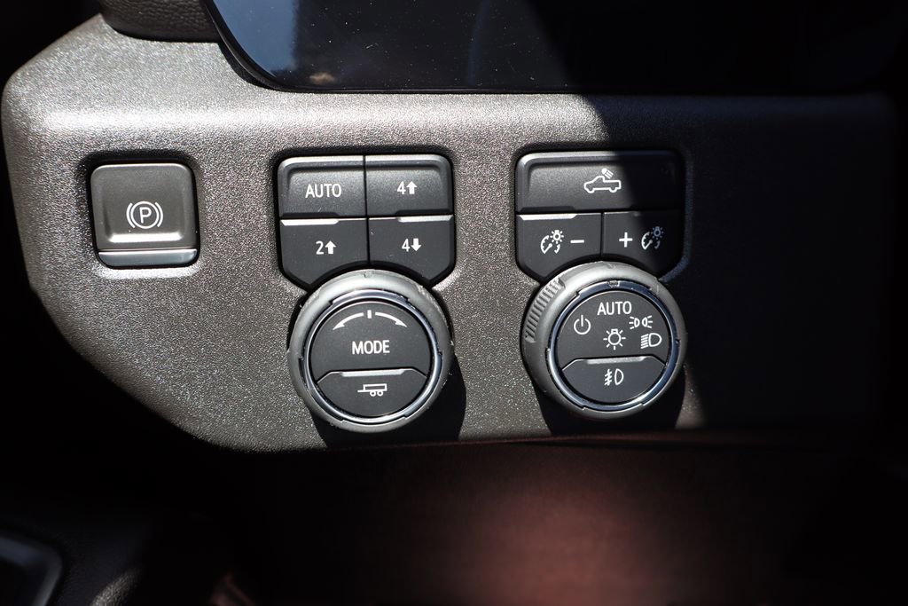 Used 2024 Chevrolet Silverado 3500 LT w/ Convenience Package AWD/4WD image 13