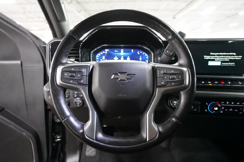 Used 2024 Chevrolet Silverado 2500 LT w/ Midnight Edition AWD/4WD image 4