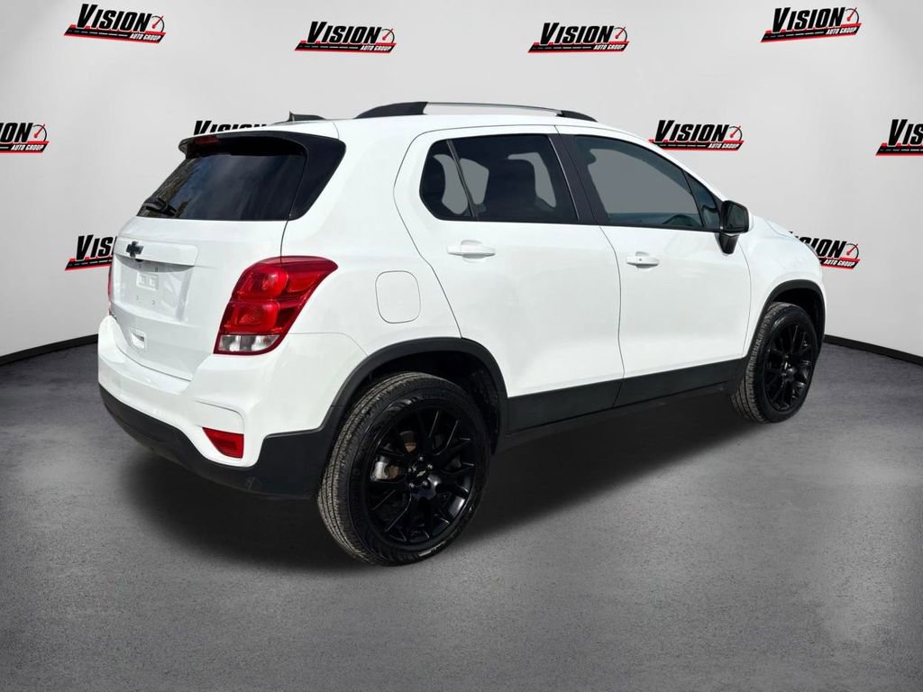 Used 2021 Chevrolet Trax LT w/ Sport Edition image 5