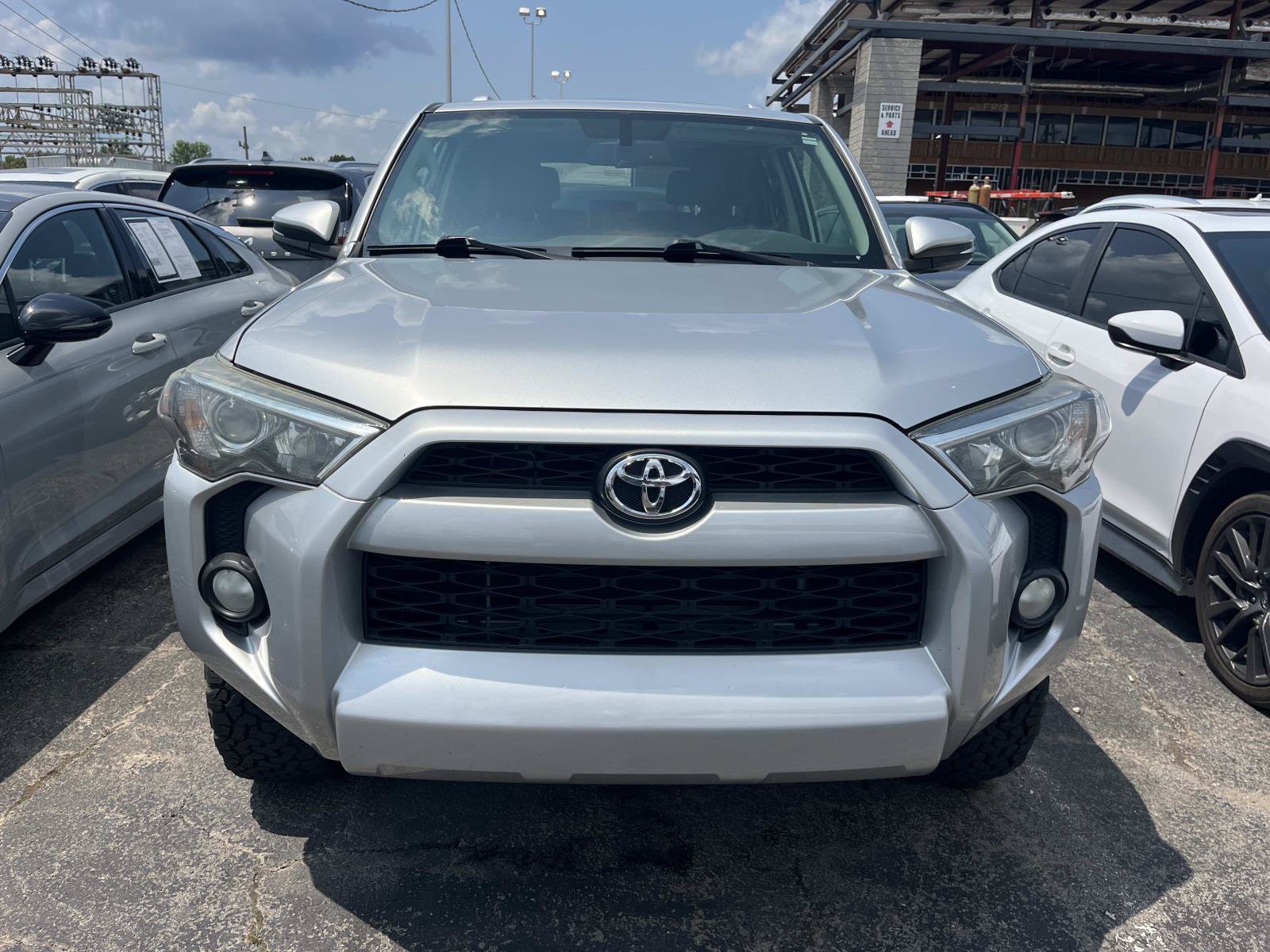 Used 2016 Toyota 4Runner Limited AWD/4WD image 2