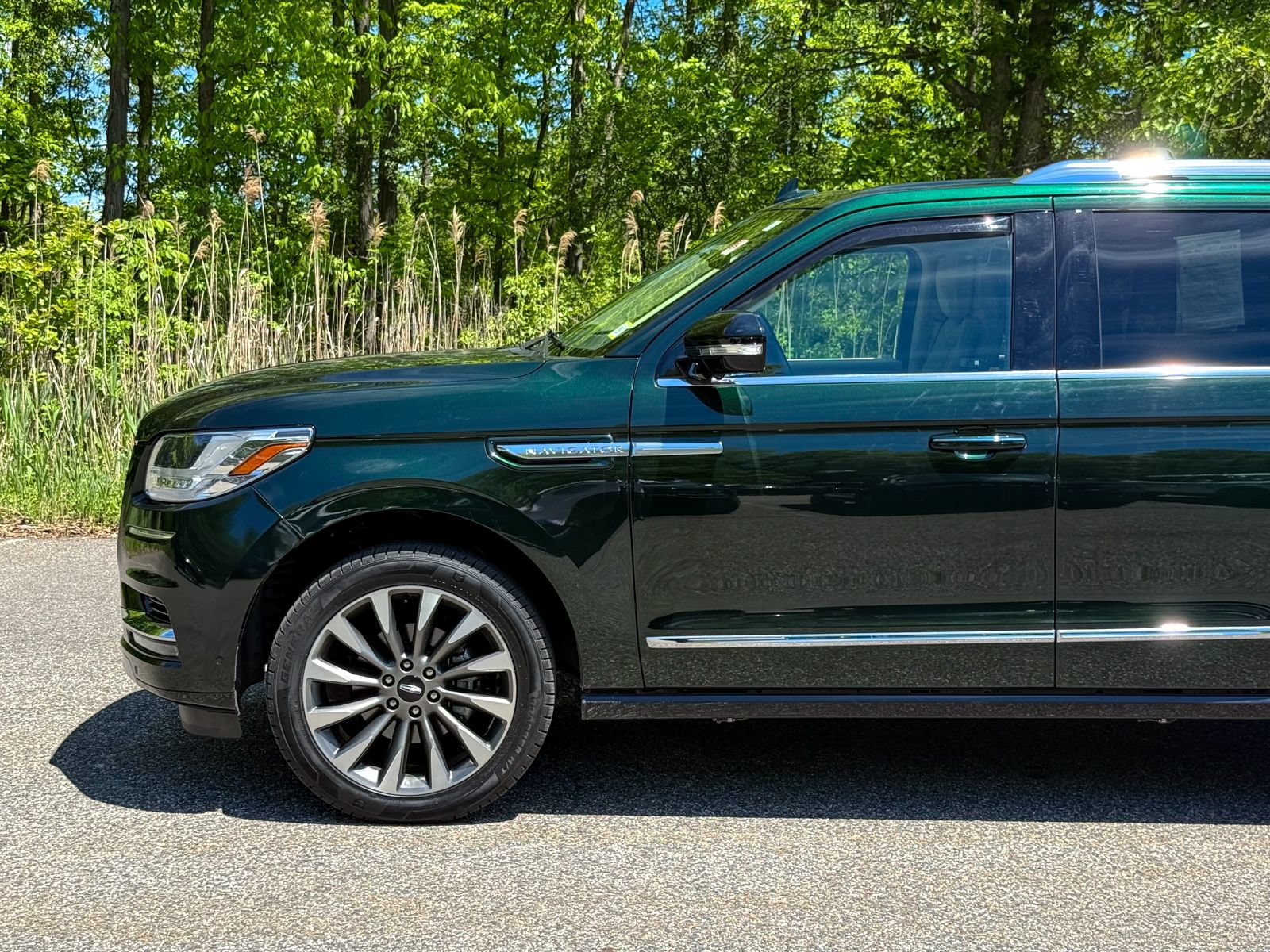 Used 2021 Lincoln Navigator Reserve AWD/4WD image 9