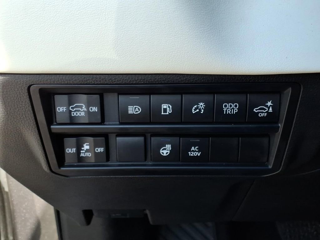 Used 2023 Toyota Sequoia Capstone image 18