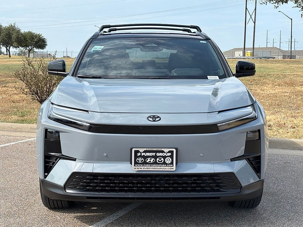 Used 2026 Toyota C-HR AWD/4WD image 3