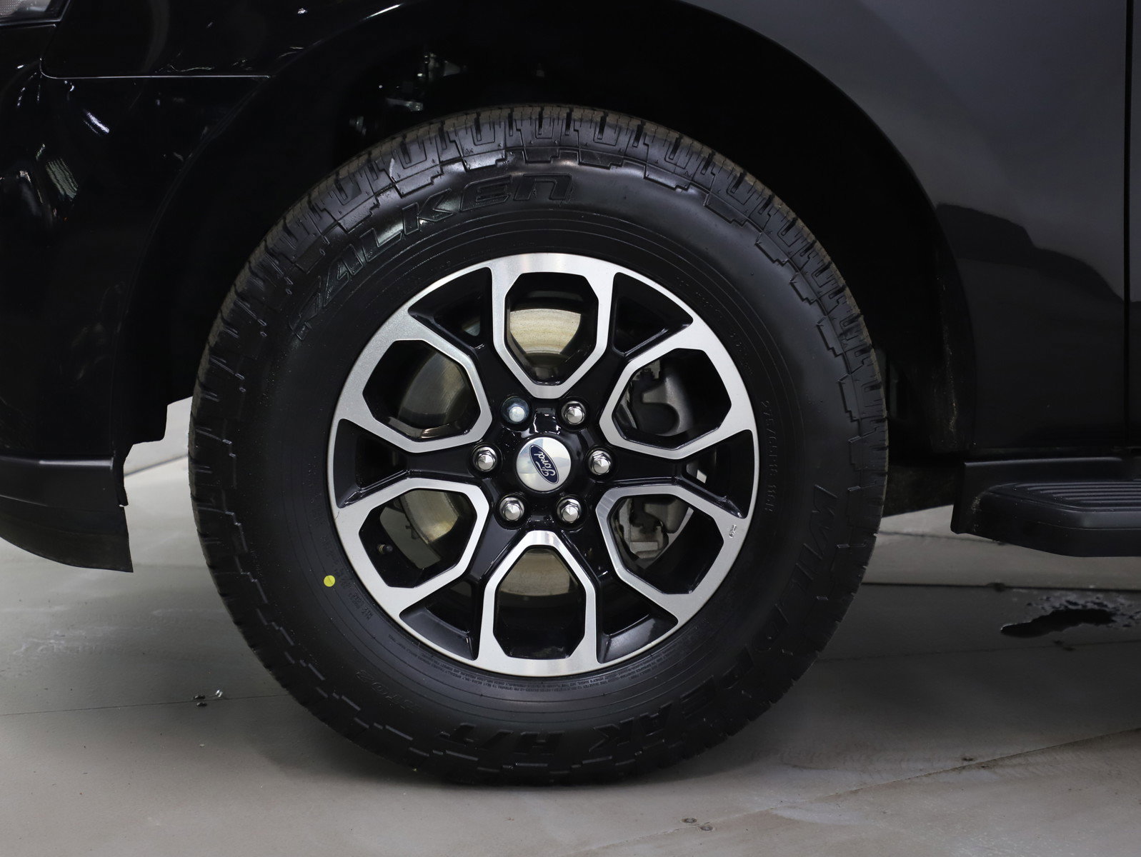 Used 2024 Ford Expedition Max XLT image 34