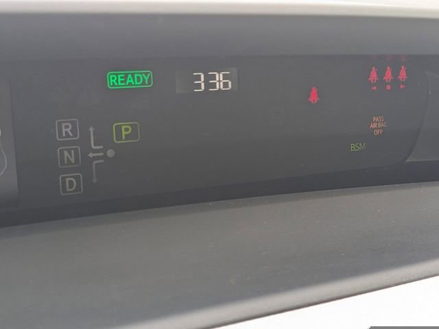 Used 2022 Toyota Prius LE image 25