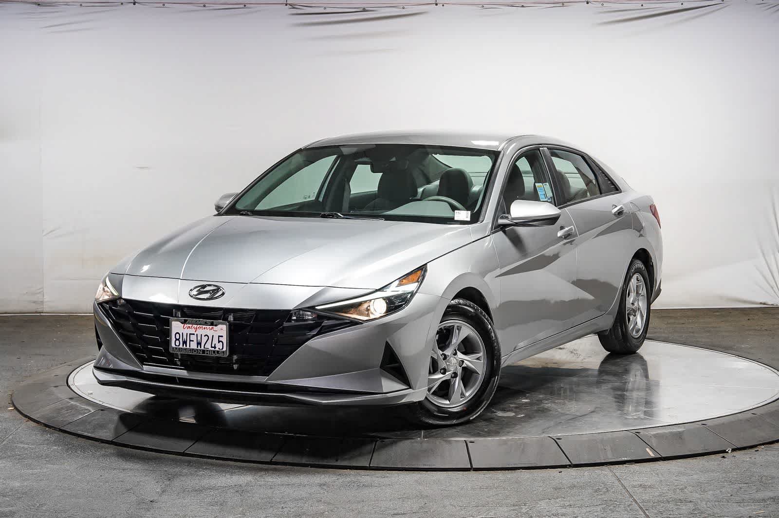 Used 2021 Hyundai Elantra SE FWD image 1