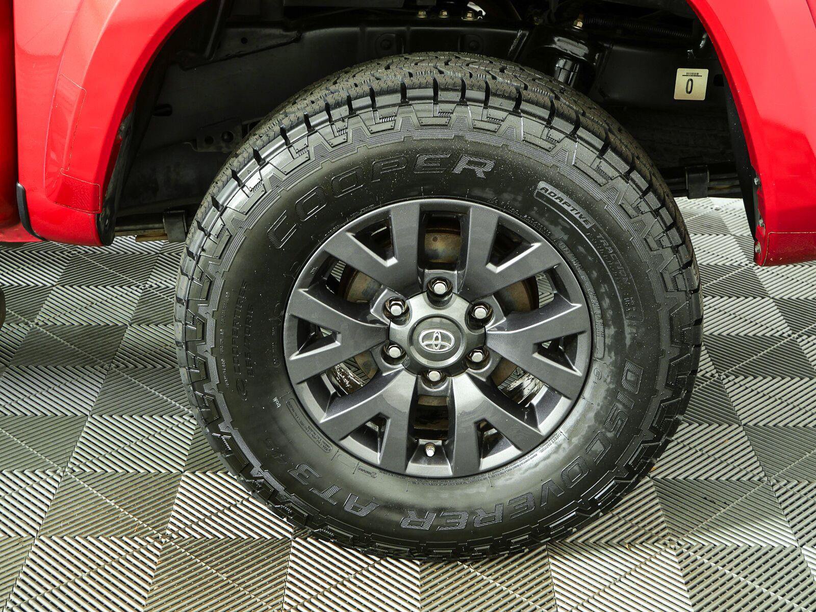 Used 2021 Toyota Tacoma SR5 RWD image 33