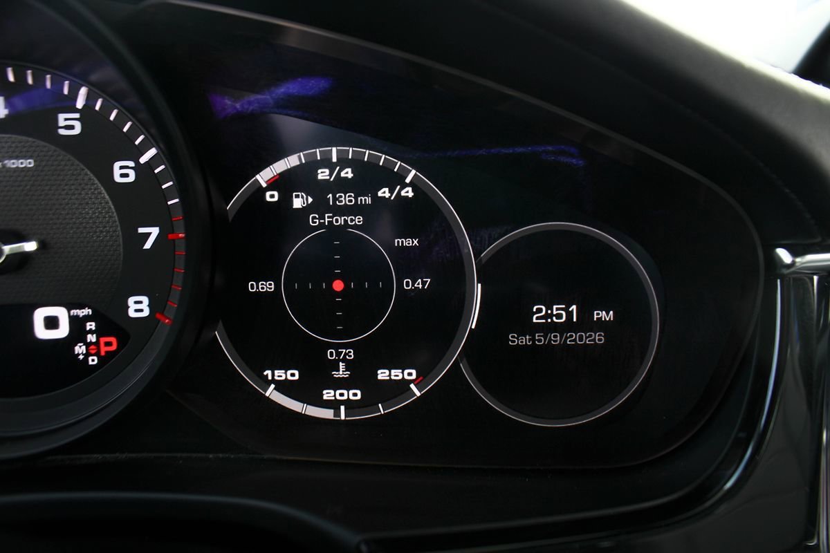 Used 2018 Porsche Panamera 4 AWD/4WD image 32