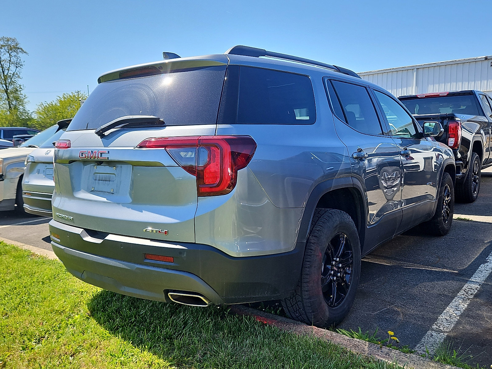 Certified 2023 GMC Acadia AT4 w/ Technology Package AWD/4WD image 8