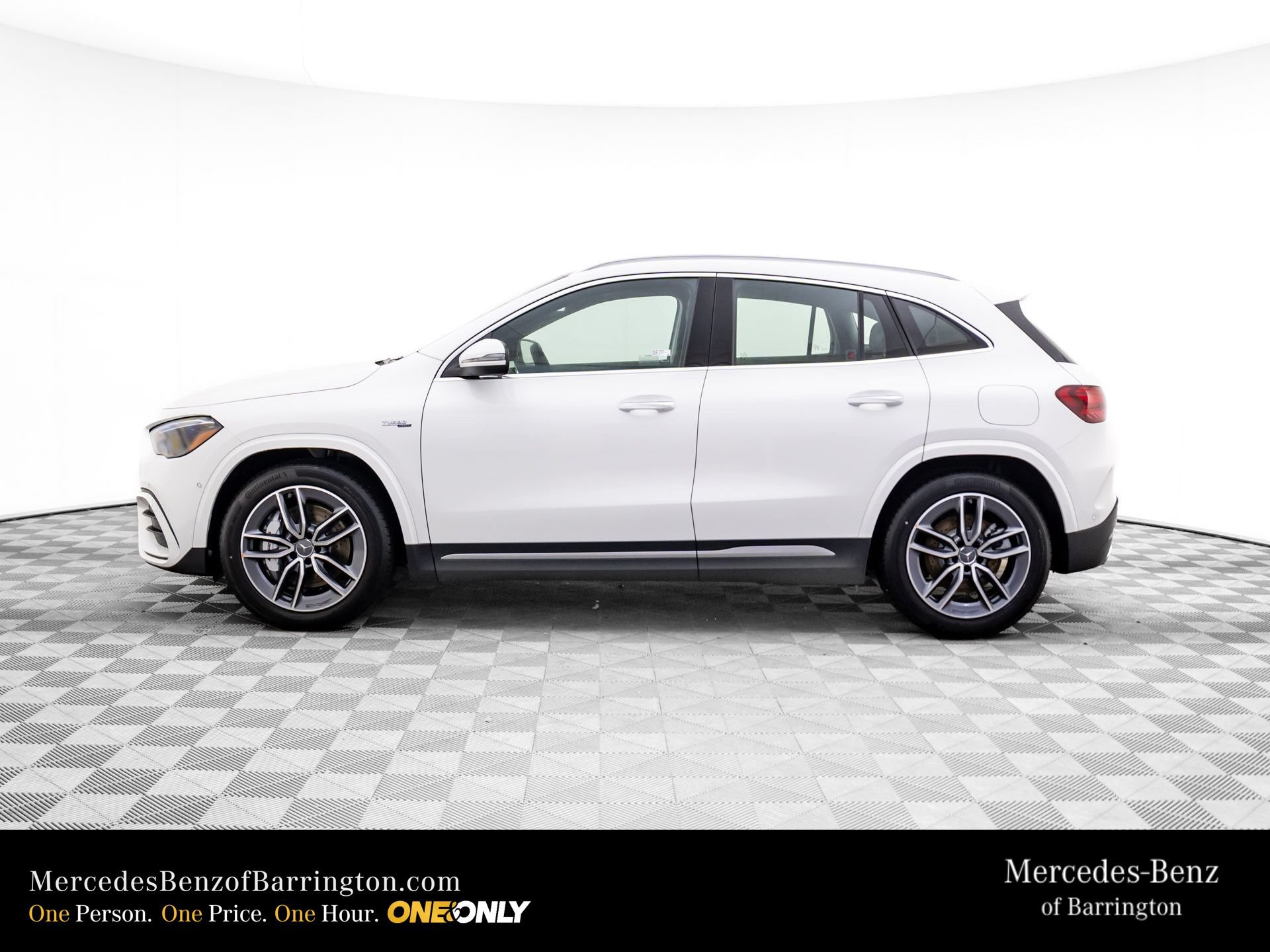 New 2026 Mercedes-Benz GLA 35 AMG 4MATIC image 2