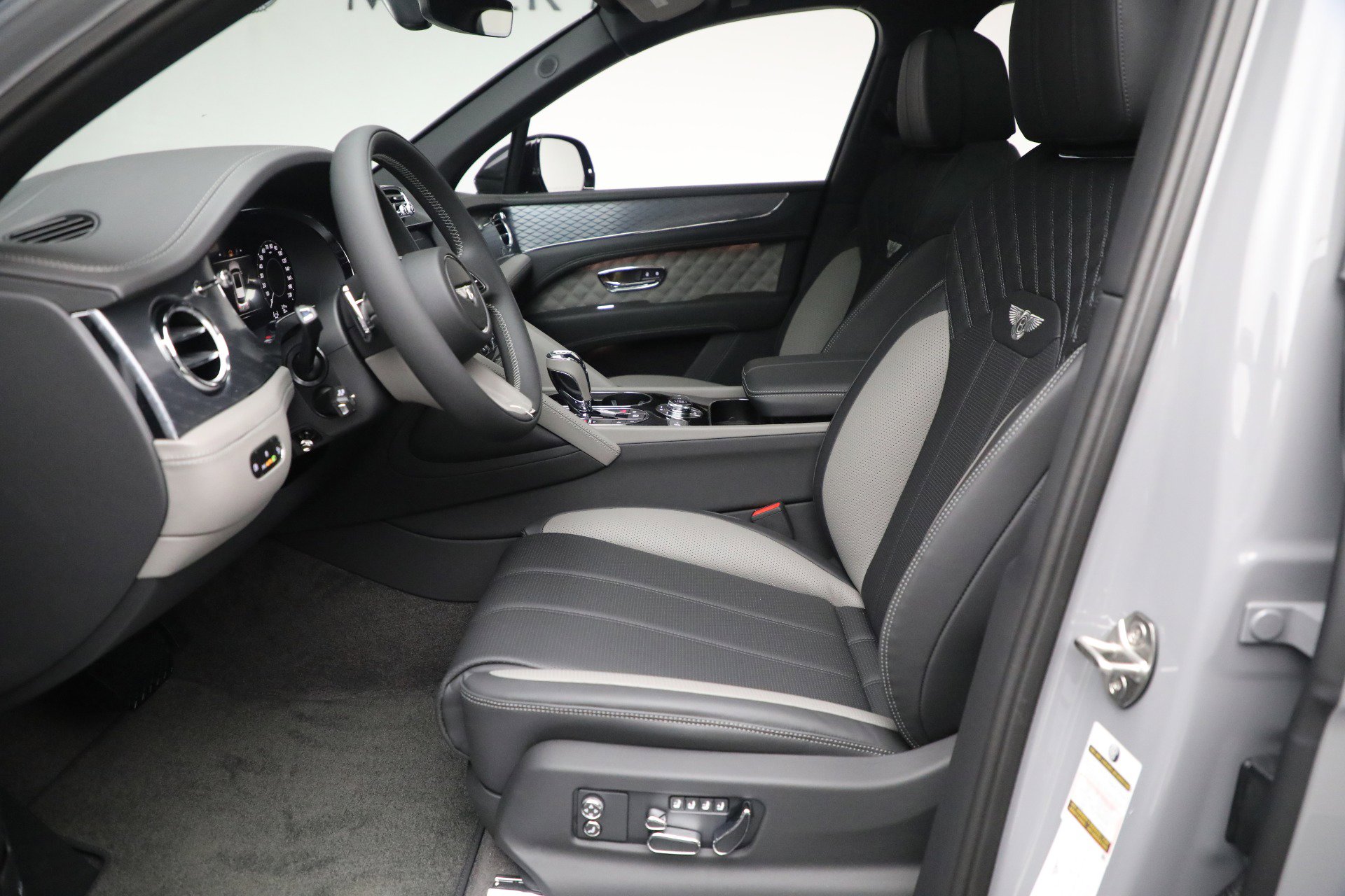 New 2024 Bentley Bentayga image 19