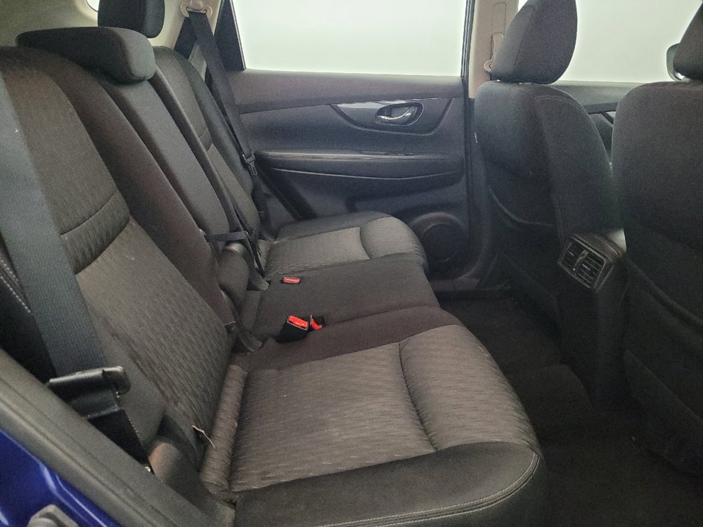 Used 2018 Nissan Rogue S image 19