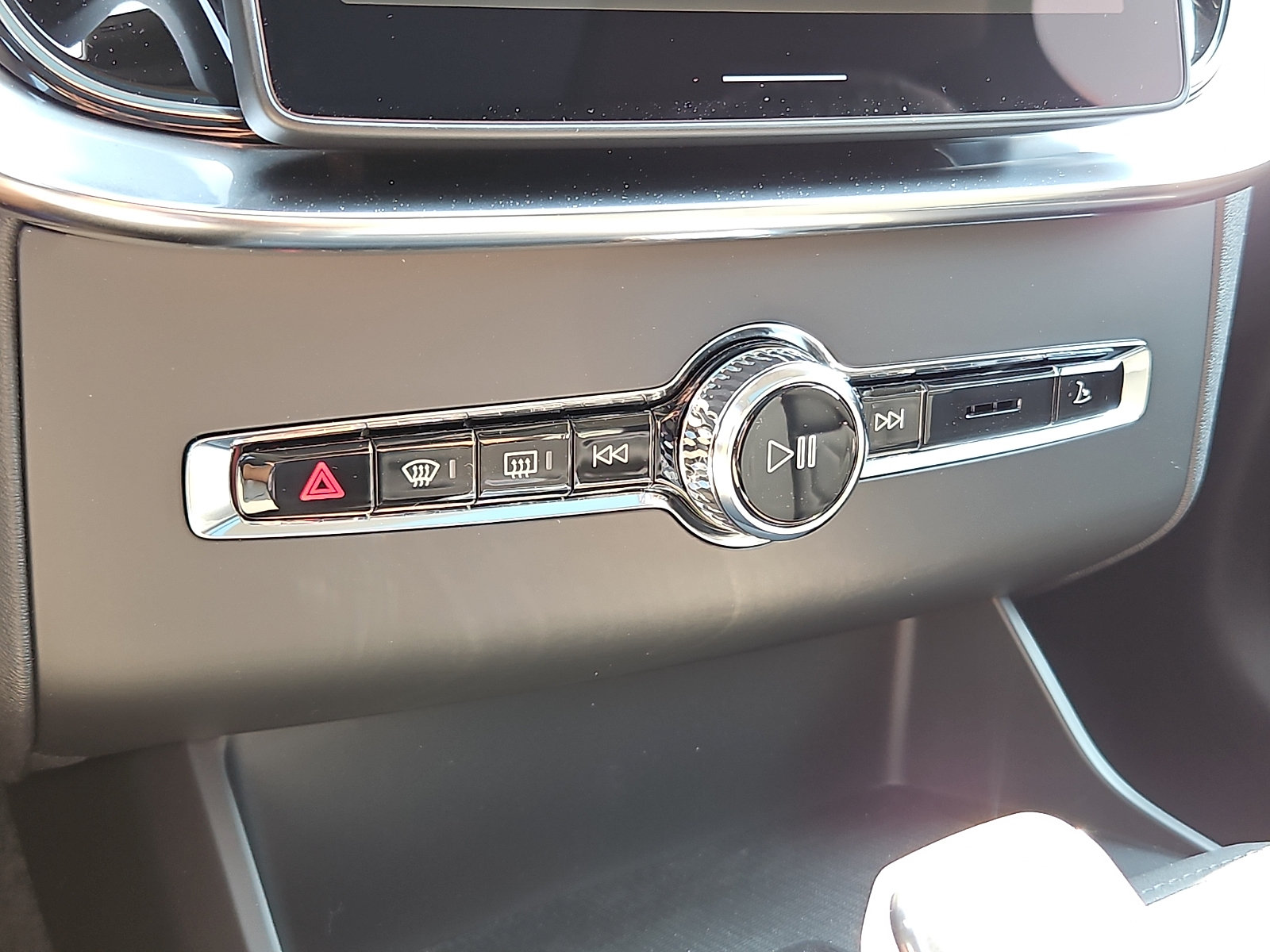 New 2026 Volvo XC90 B5 Core AWD/4WD image 14