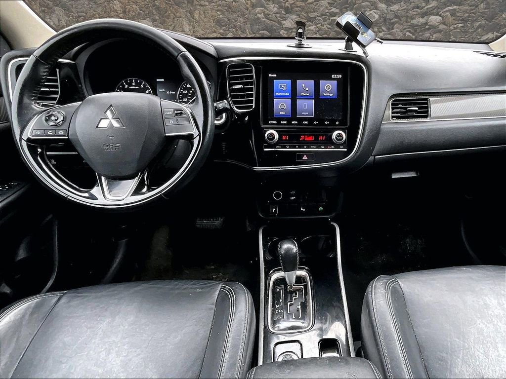 Used 2020 Mitsubishi Outlander ES image 13