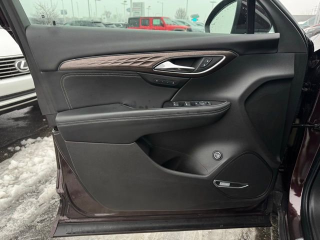 Used 2022 Buick Envision Avenir w/ Technology Package II image 13