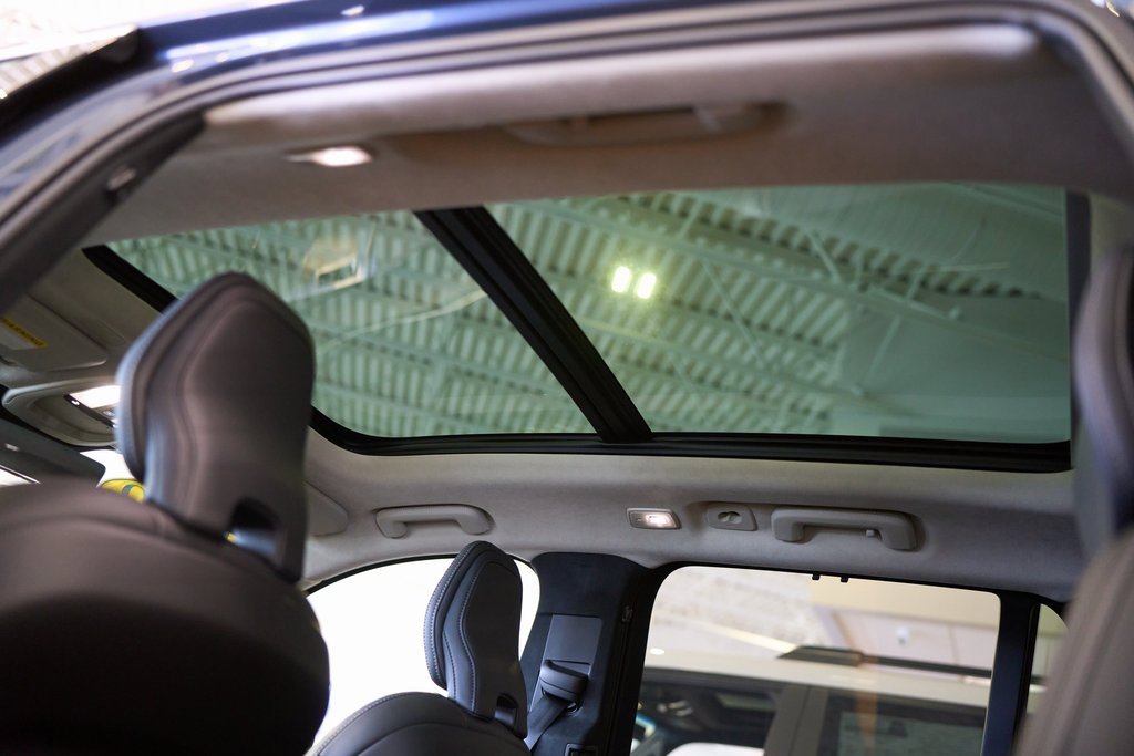 New 2025 Volvo XC90 B6 Ultra w/ Lounge Package image 17