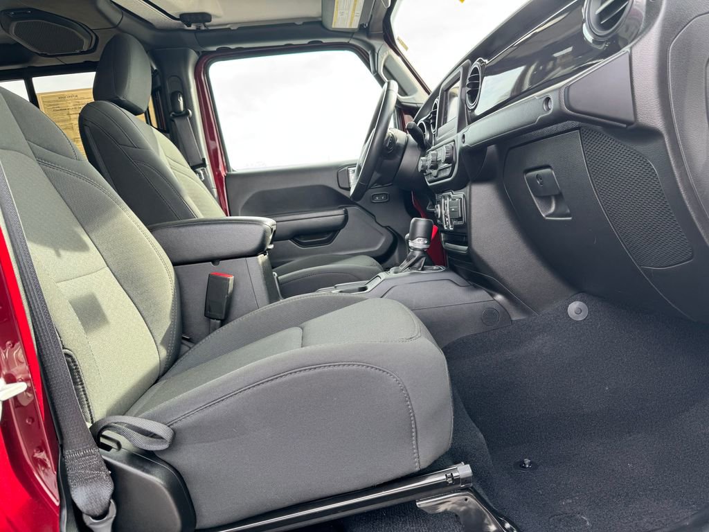 Used 2022 Jeep Gladiator Sport AWD/4WD image 12