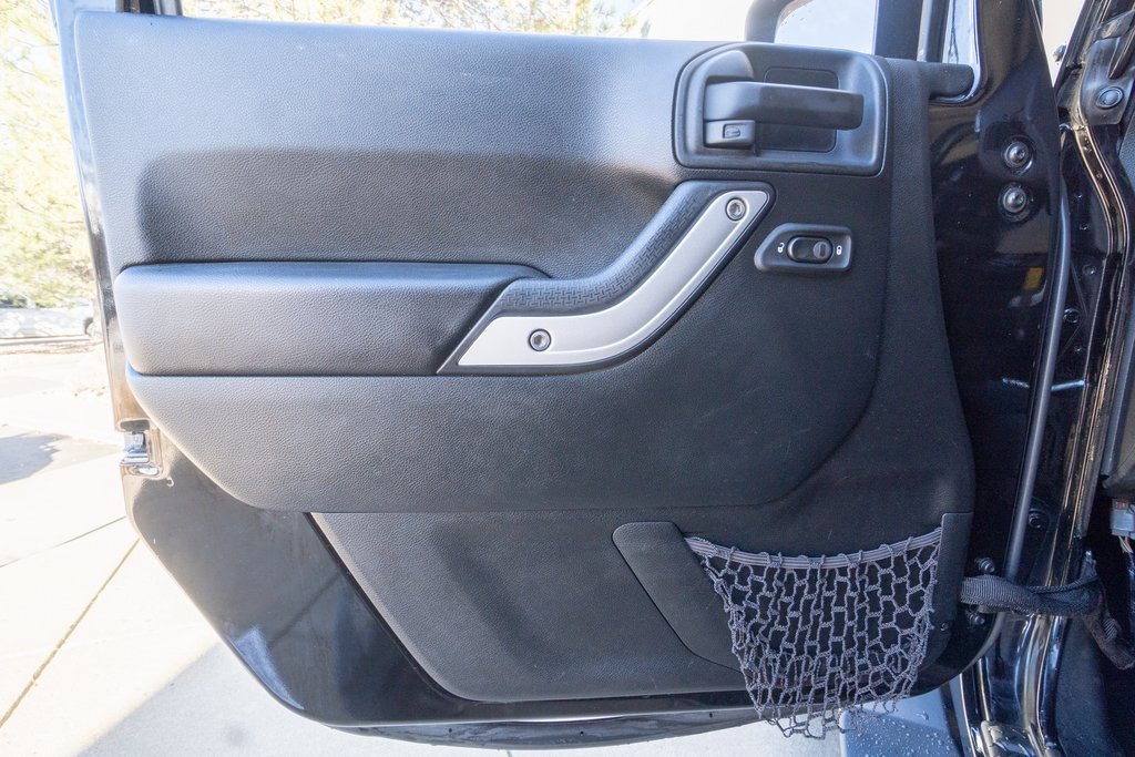 Used 2018 Jeep Wrangler Unlimited Sahara w/ Max Tow Package image 7