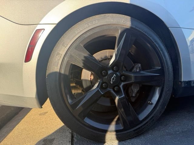 Used 2017 Chevrolet Camaro SS RWD image 7