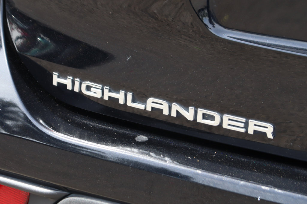 Used 2021 Toyota Highlander XLE AWD/4WD image 49