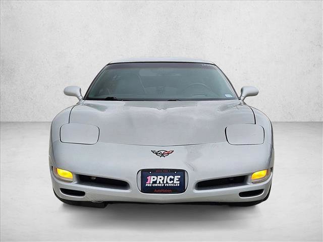 Used 2000 Chevrolet Corvette Coupe w/ Roof Pkg RWD image 2