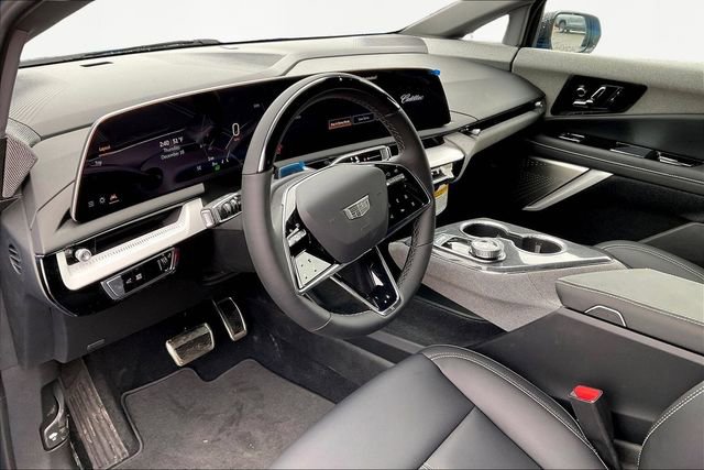 New 2026 Cadillac Optiq Luxury 1 image 7