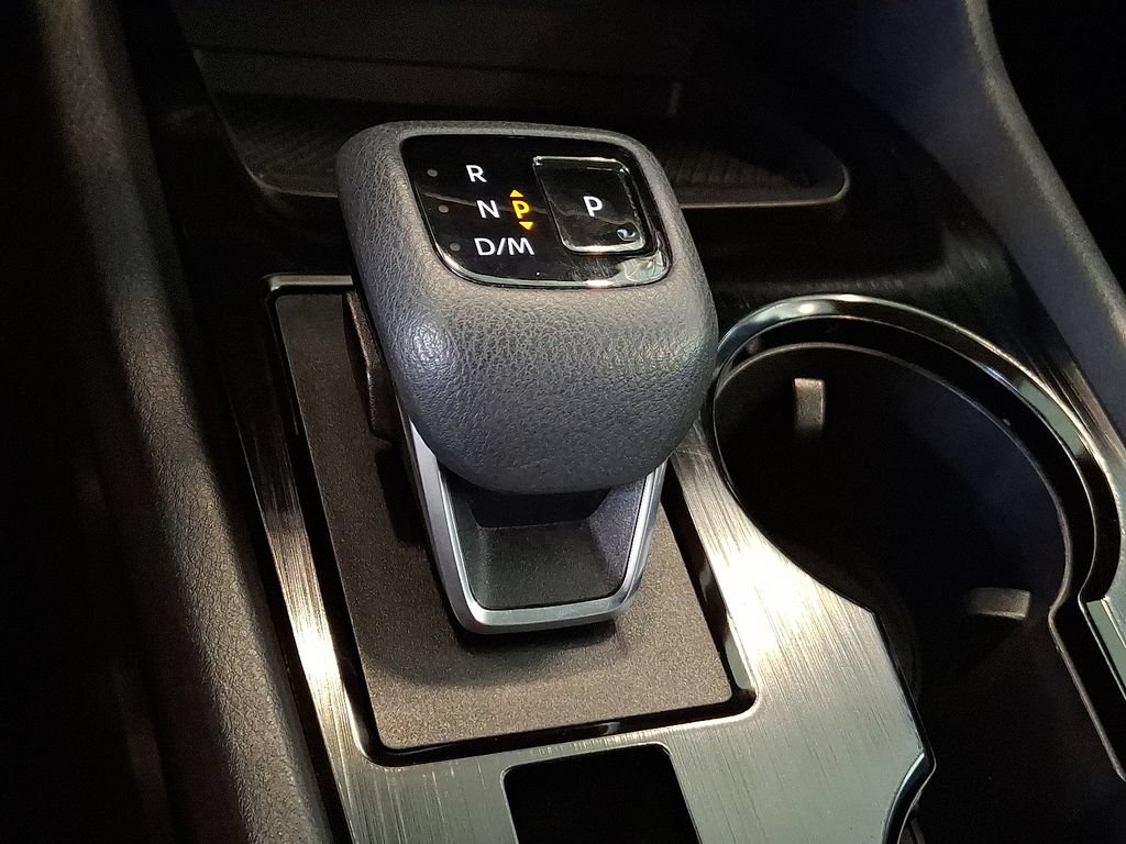 Used 2023 Nissan Rogue SV AWD/4WD image 16