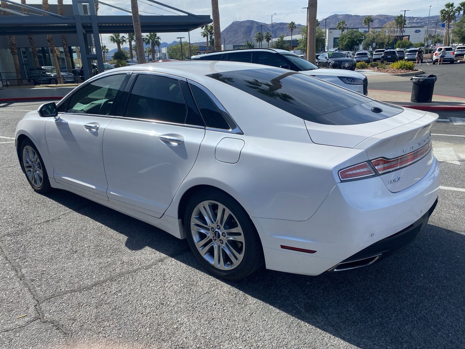 Used 2016 Lincoln MKZ FWD image 7