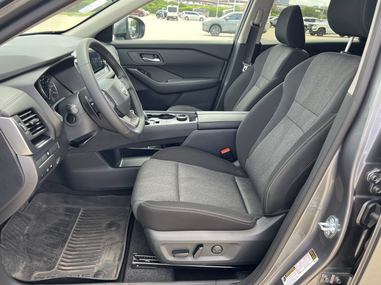 Used 2026 Nissan Rogue SV AWD/4WD image 6