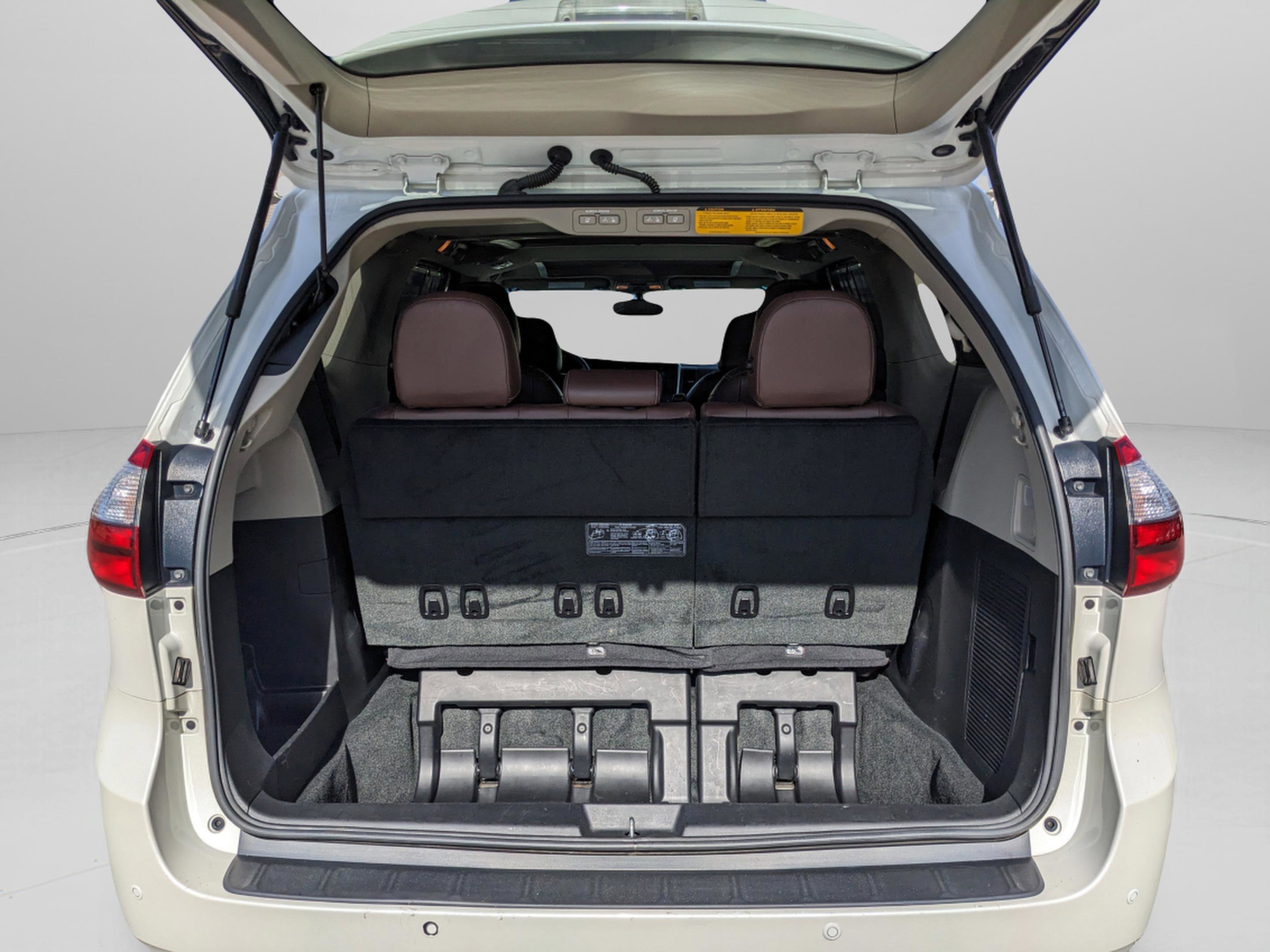 Used 2017 Toyota Sienna Limited image 15