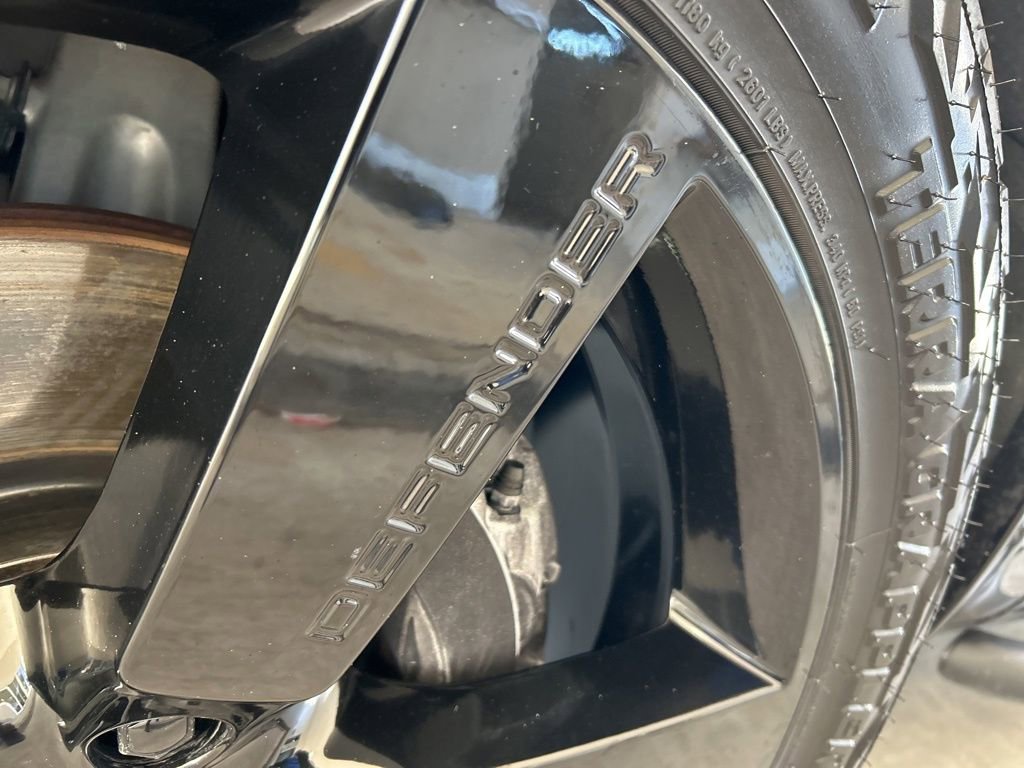 Used 2023 Land Rover Defender 110 X-Dynamic SE image 17