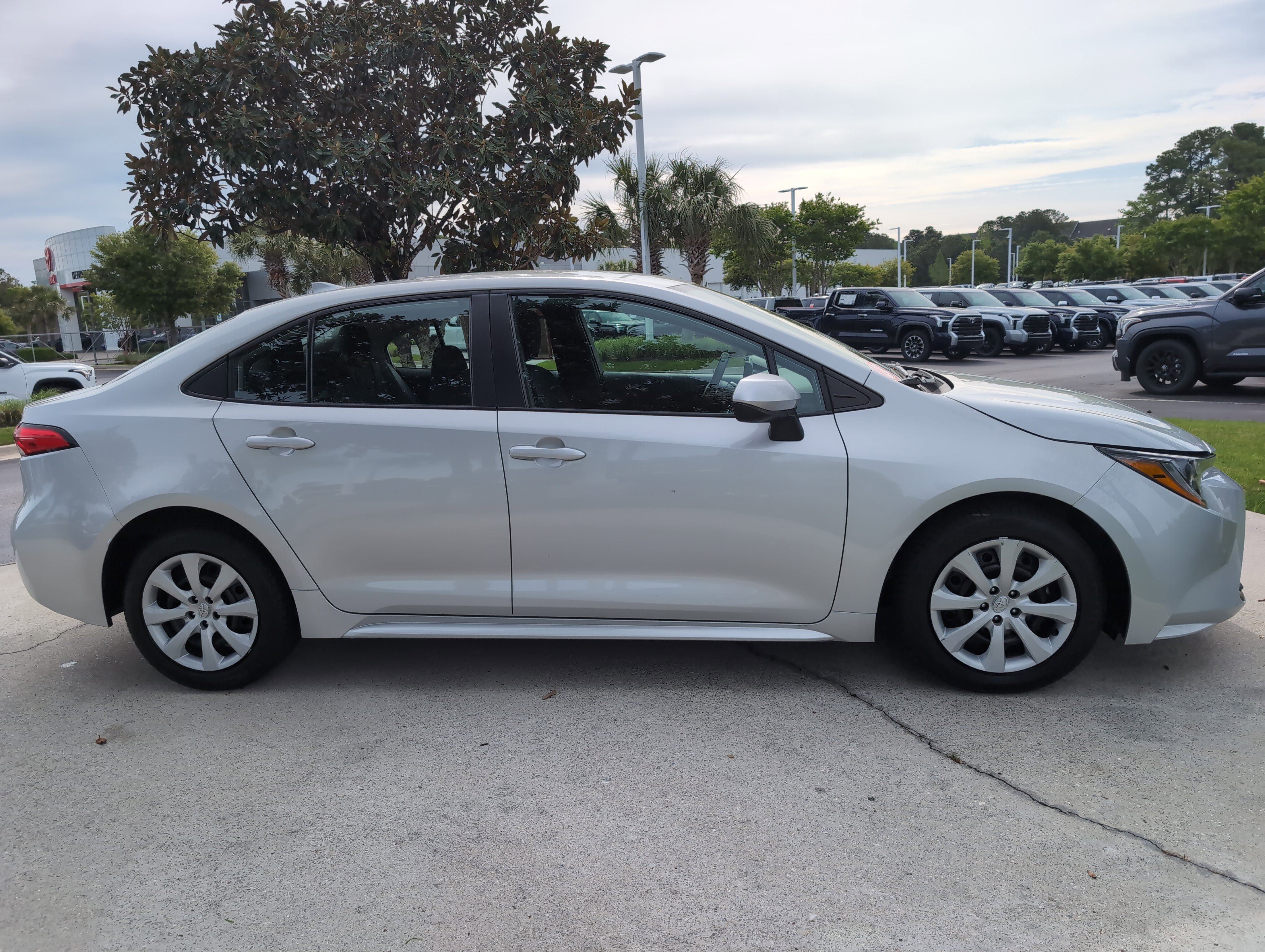 Certified 2024 Toyota Corolla LE FWD image 10