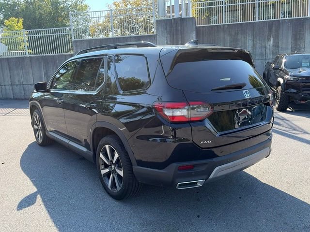 Used 2023 Honda Pilot Touring image 5