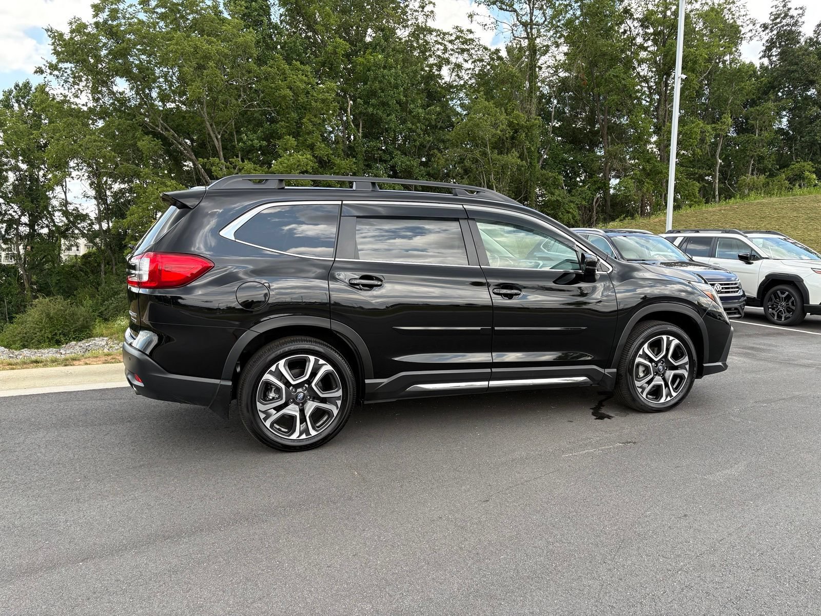 Certified 2025 Subaru Ascent Limited w/ Popular Package #1 AWD/4WD image 8