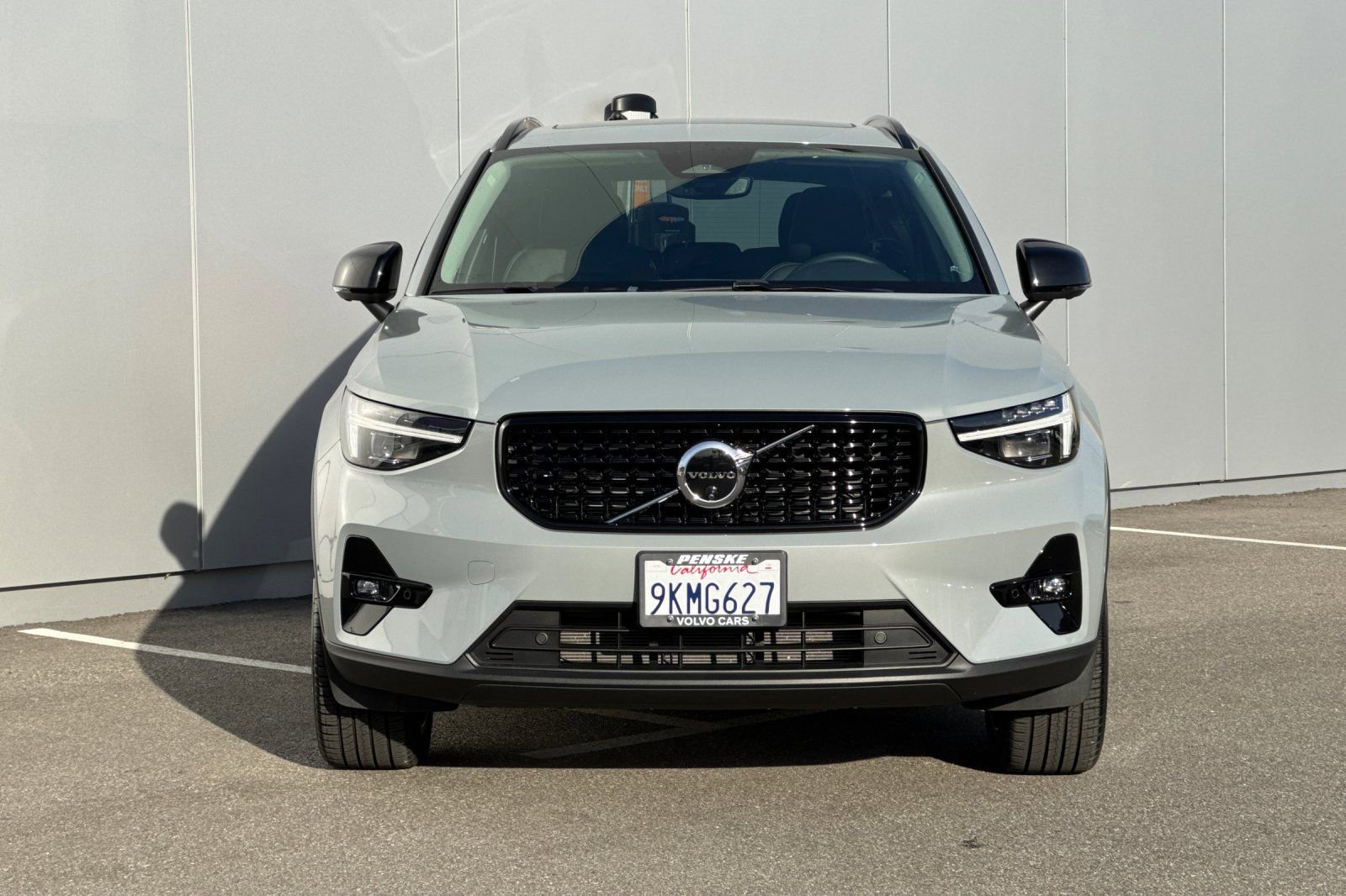 Used 2024 Volvo XC40 B5 Plus w/ Climate Package image 8