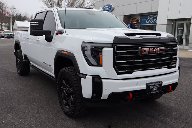 Used 2025 GMC Sierra 2500 AT4 w/ AT4 Premium Plus Package image 2