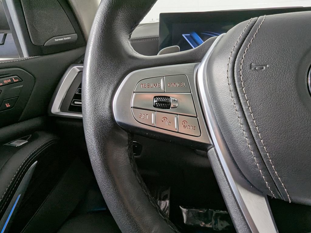Used 2023 BMW X7 xDrive40i image 32