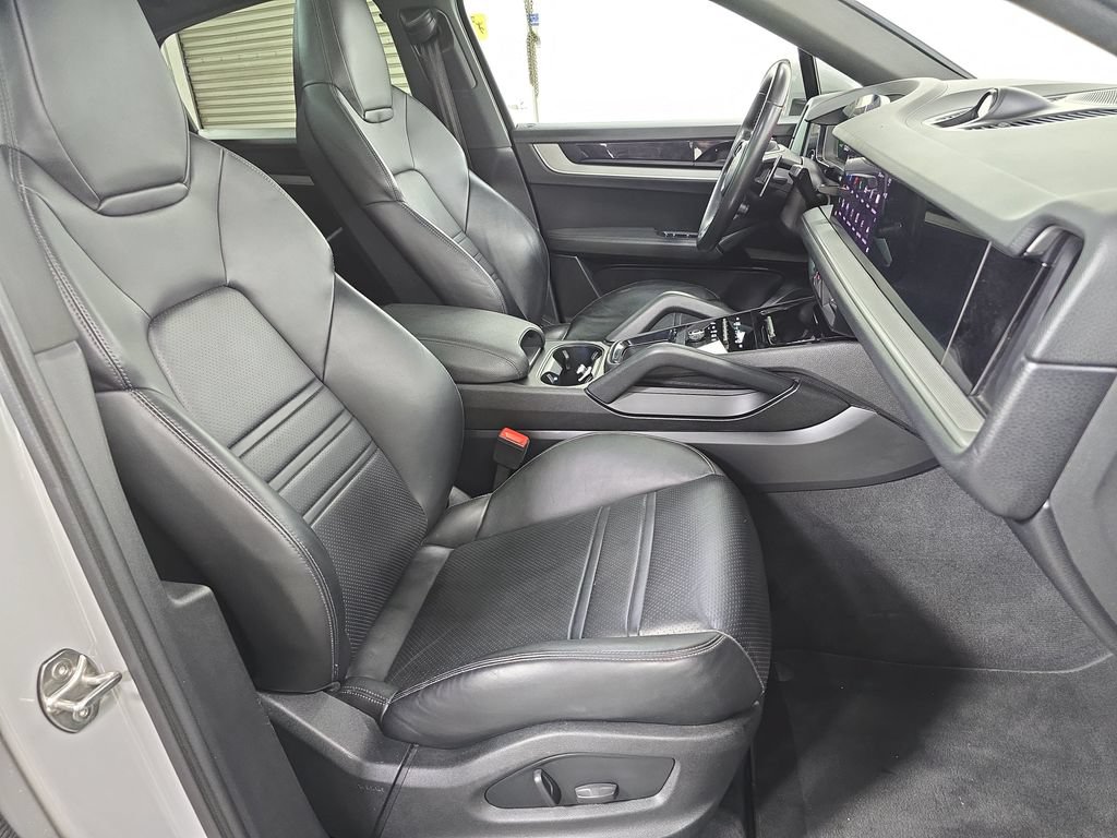 Certified 2024 Porsche Cayenne S AWD/4WD image 27