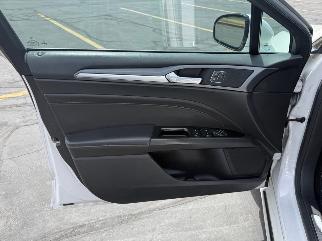 Used 2013 Ford Fusion Titanium w/ Titanium Driver Assist Pkg FWD image 9