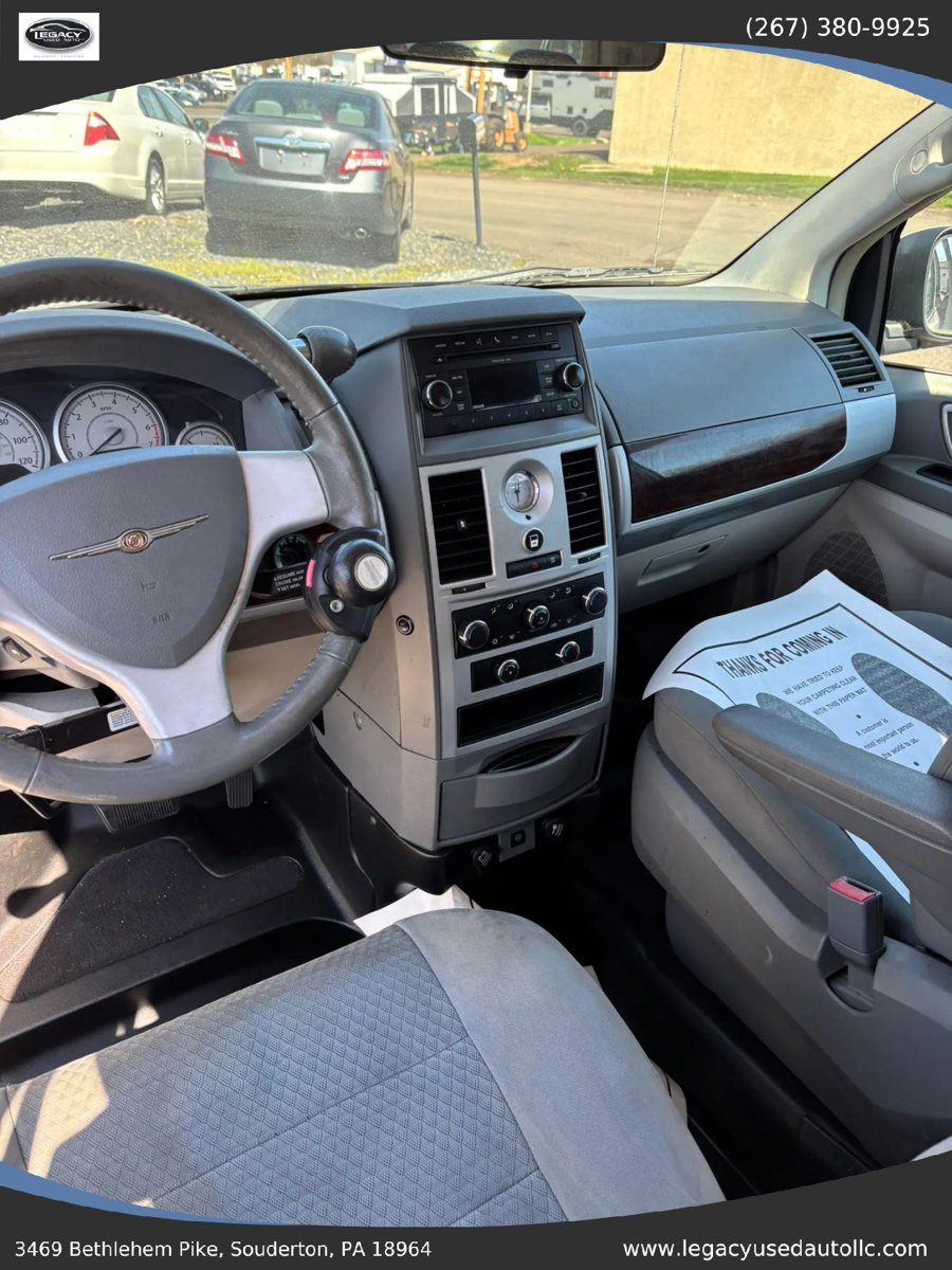 Used 2010 Chrysler Town & Country Touring FWD image 45
