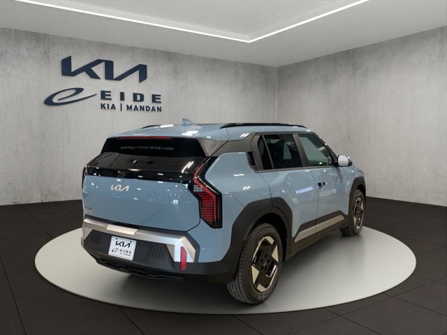 New 2027 Kia EV3 Wind FWD image 15