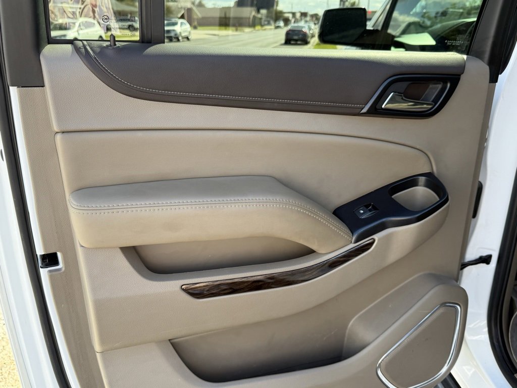 Used 2020 GMC Yukon XL SLT w/ Premium Edition image 46