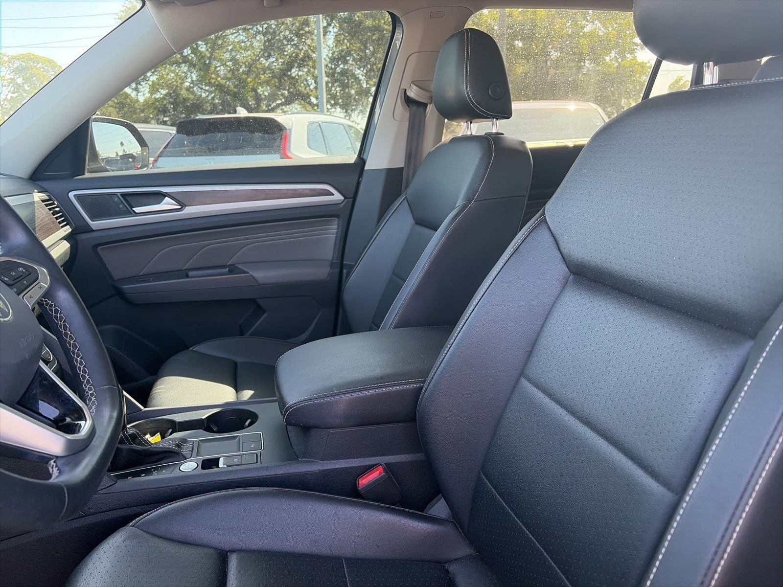 Used 2021 Volkswagen Atlas SE w/ Panoramic Sunroof Package FWD image 12