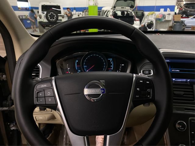 Used 2015 Volvo XC60 T6 Premier Plus AWD/4WD image 23