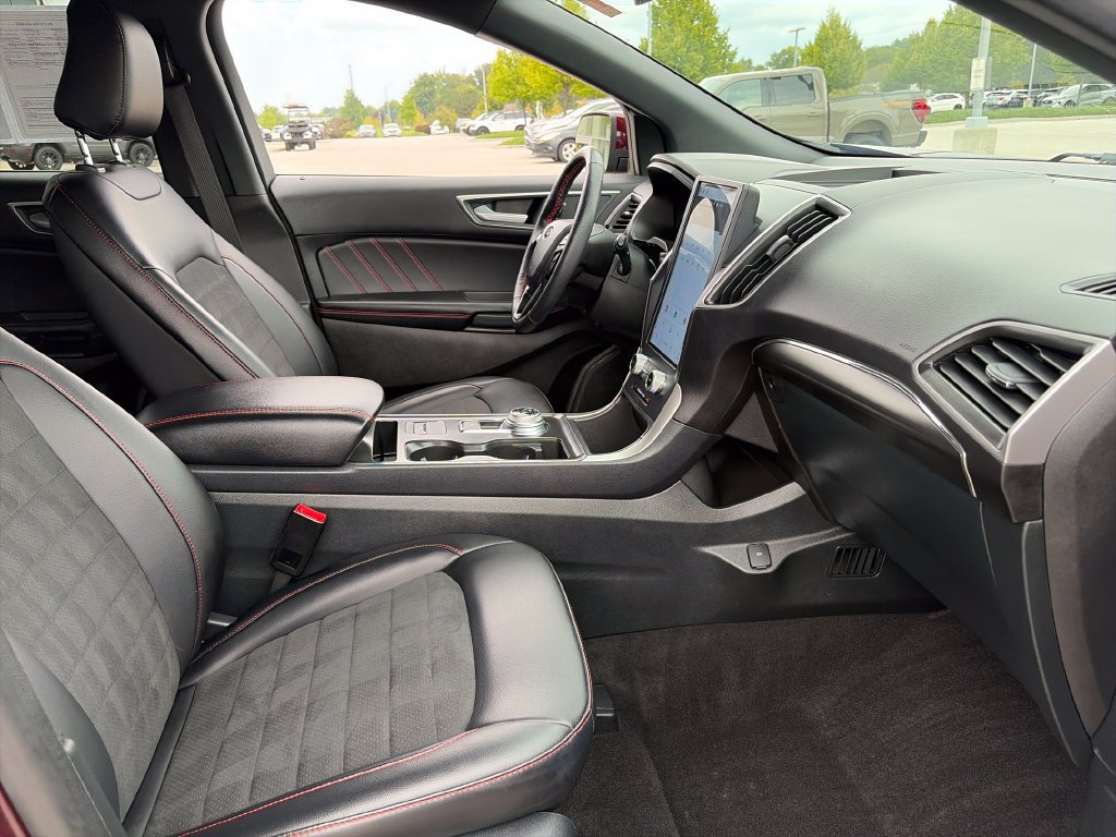 Used 2024 Ford Edge ST-Line AWD/4WD image 11